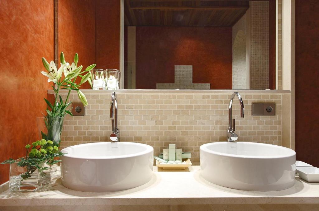 Suite Alcazar Seville Room photo