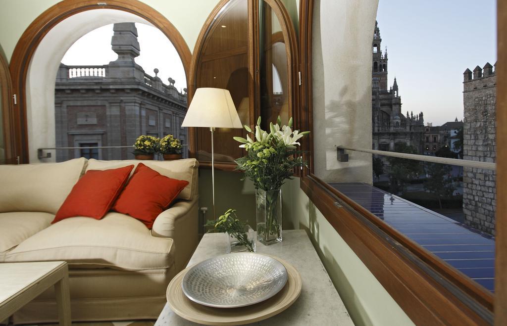 Suite Alcazar Seville Room photo