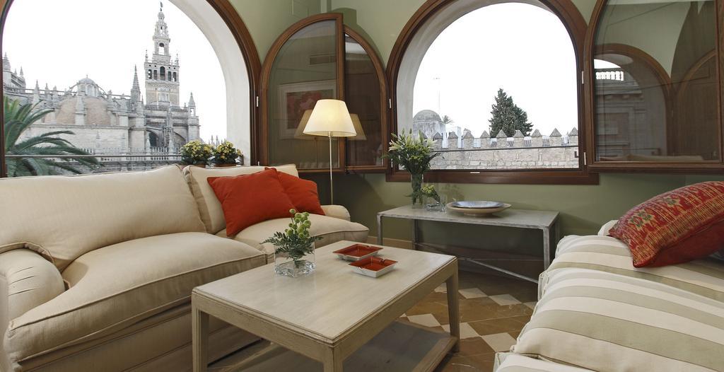 Suite Alcazar Seville Room photo